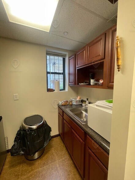 More Photos Of 251 E 5th St, Brooklyn Office Residential For Lease
