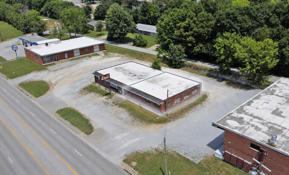 More Photos Of 2650 S School Ave, Fayetteville Flex For Lease