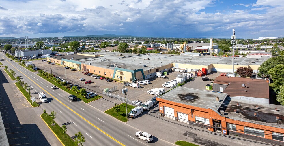 More Photos Of 650 Av Godin, Québec Warehouse For Lease