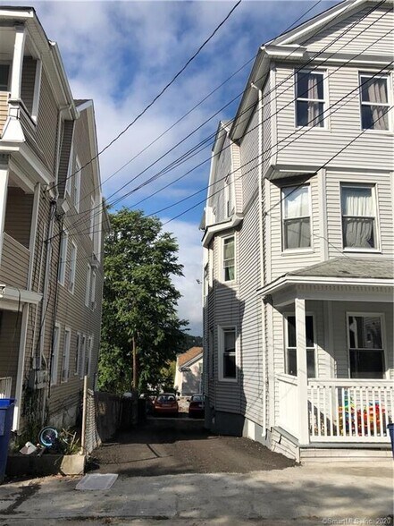 More Photos Of 76 Lounsbury Ave, Waterbury Apartments For Sale