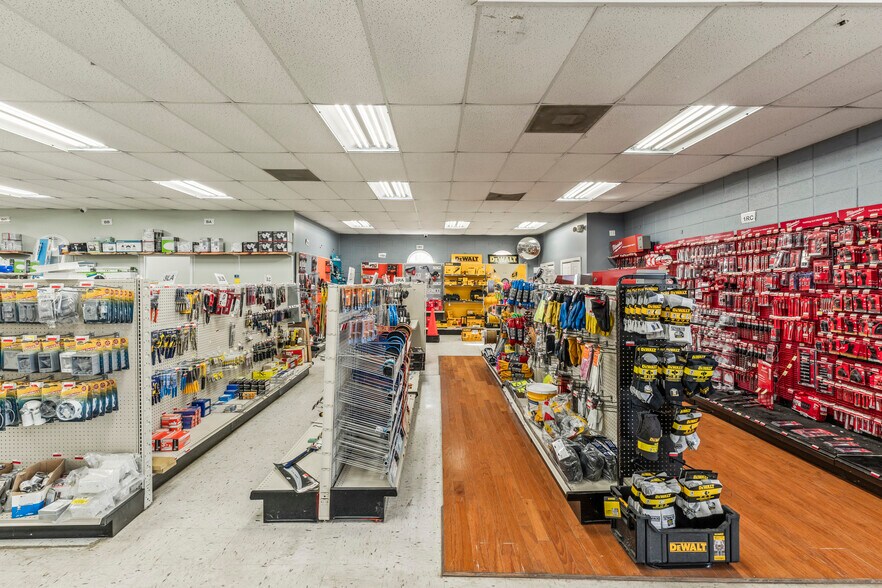 More Photos Of 1100 Winchester Hwy, Fayetteville Freestanding For Sale