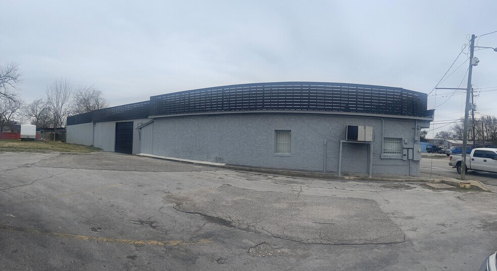 Primary Photo Of 7156 Lawndale St, Houston Freestanding For Sale