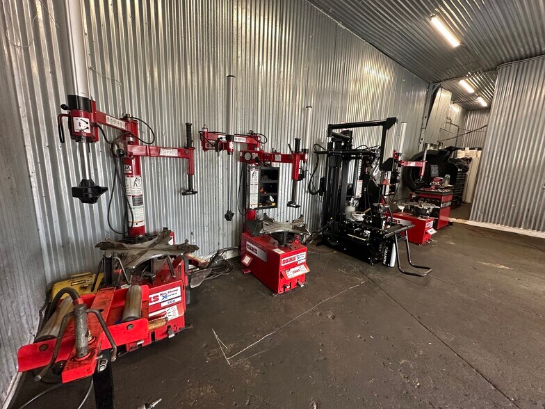 More Photos Of 2501 Sanford Ave, Sanford Auto Repair For Sale