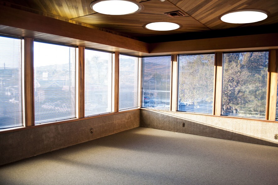 More Photos Of 888 W 2nd St, Reno Office For Lease