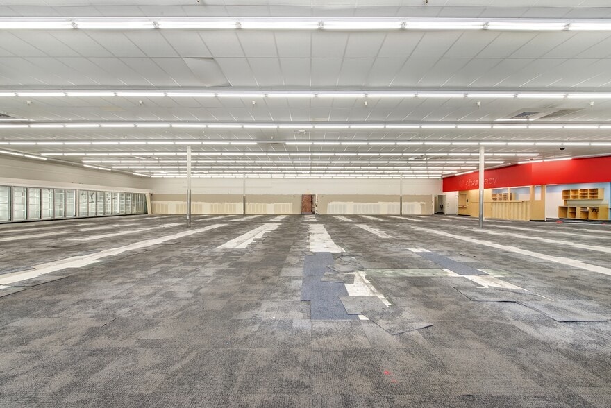 More Photos Of 3340 N Texas St, Fairfield Drugstore For Lease