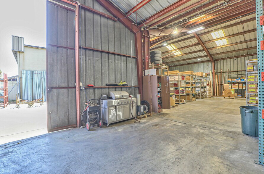 More Photos Of 50 Chamberlain St, Salinas Warehouse For Sale