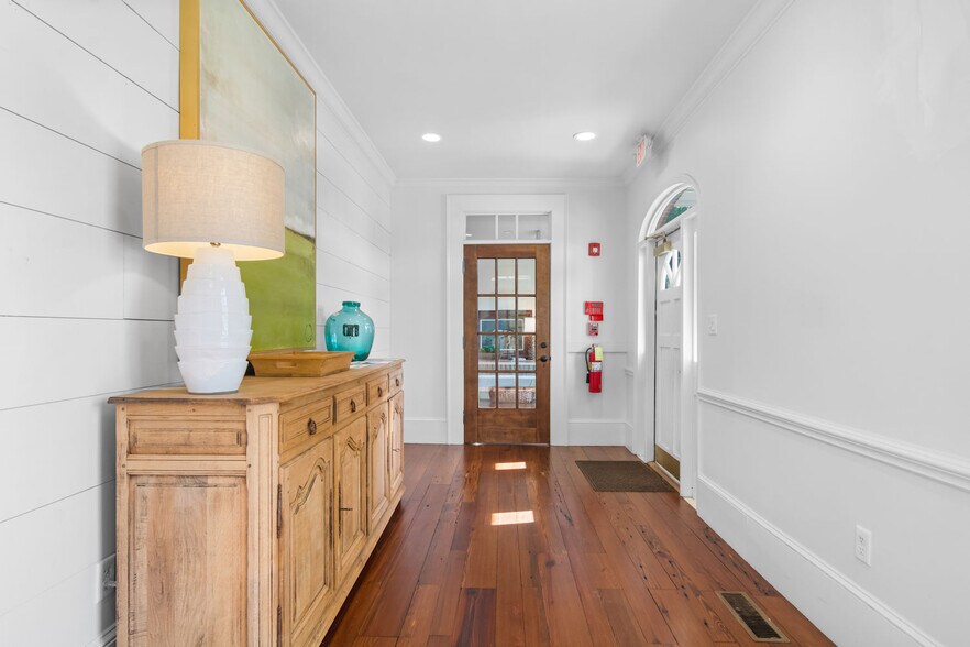More Photos Of 2334 Lake Park Dr, Albany Office Residential For Sale