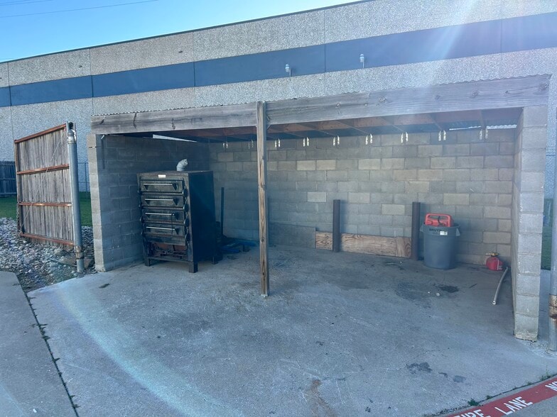 More Photos Of 7307 Business Pl, Arlington Warehouse For Lease