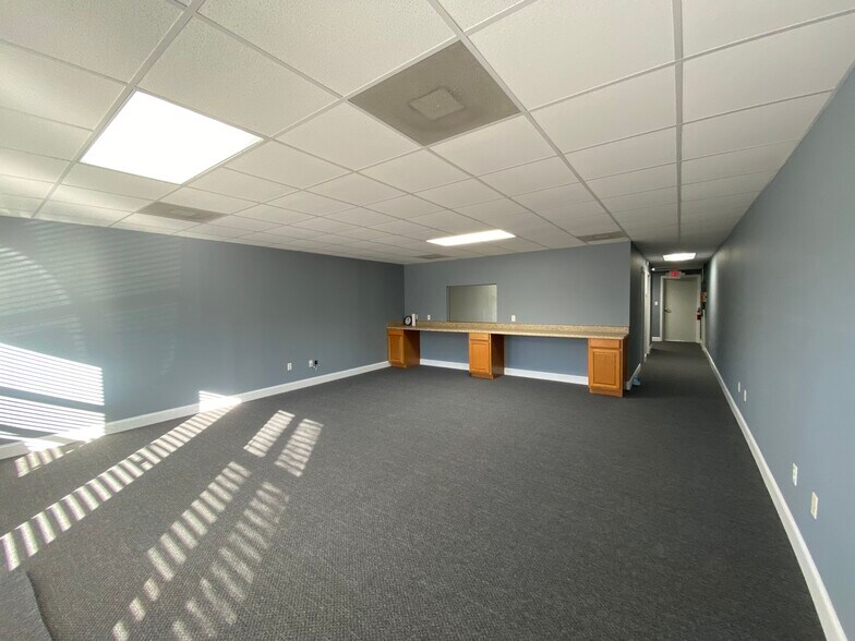 More Photos Of 4645 Gulf Breeze Pky, Gulf Breeze Office For Sale