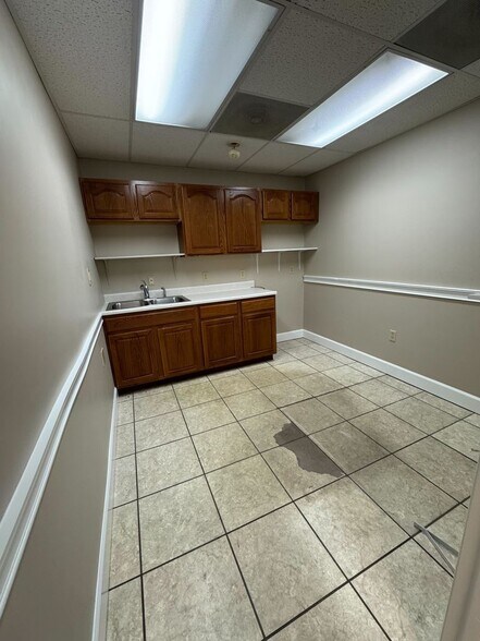 More Photos Of 1369 W Andrew Johnson Hwy, Morristown Medical For Lease