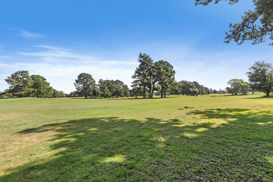 More Photos Of 101 Merion Dr, Eufaula Golf Course Driving Range For Sale