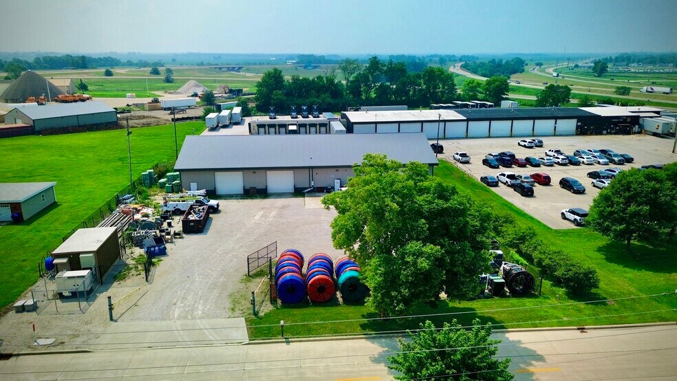 More Photos Of 2014 Cabintown Rd, Bloomington Industrial For Lease