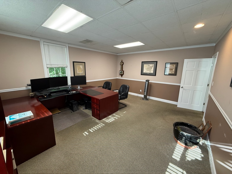 More Photos Of 1827 Powers Ferry Rd SE, Atlanta Office For Sale