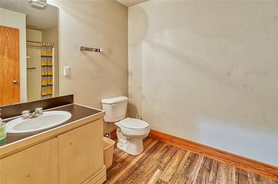 More Photos Of 111-117 S Main St, Eufaula Office For Sale