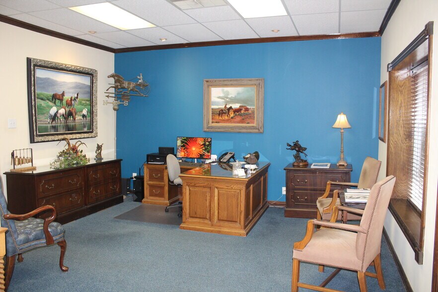 More Photos Of 1416 J Ave, Plano Office For Sale