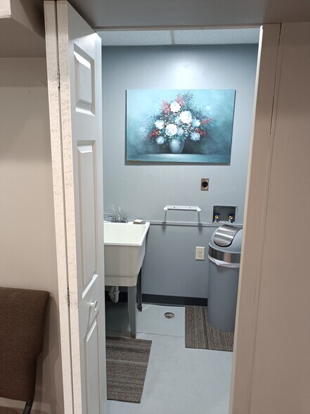 More Photos Of 4921 E State St, Rockford Office For Sale