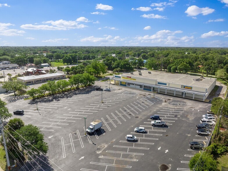 More Photos Of 4425 20th St, Vero Beach Freestanding For Sale