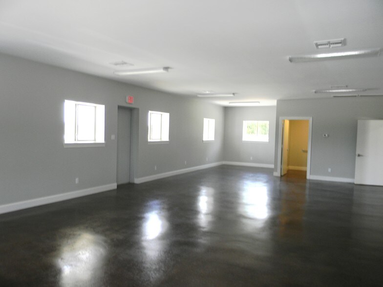 More Photos Of 18441 FM 362, Waller Light Distribution For Lease
