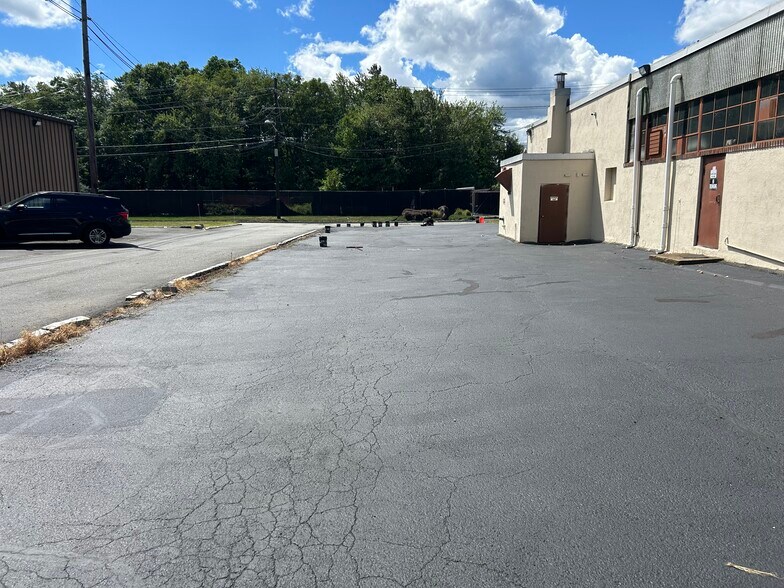 More Photos Of 5 Montesano Rd, Fairfield Warehouse For Lease