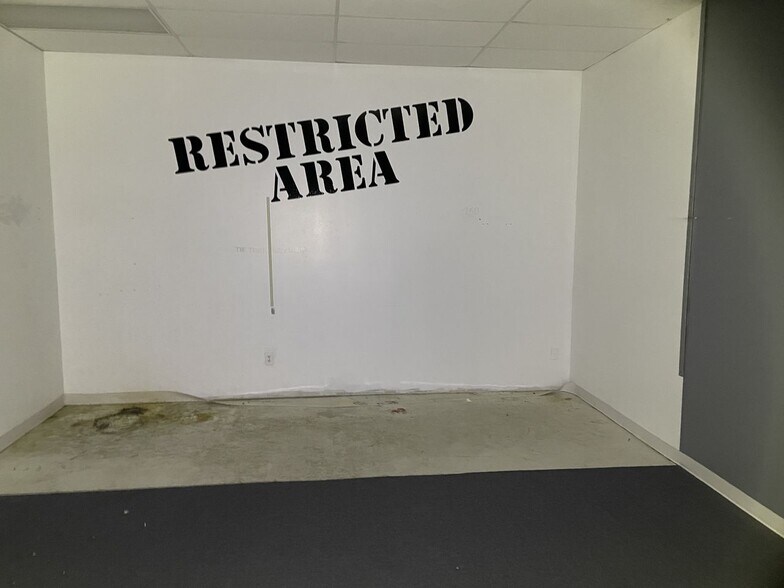 More Photos Of 4345-4781 Bay Rd, Saginaw Freestanding For Lease