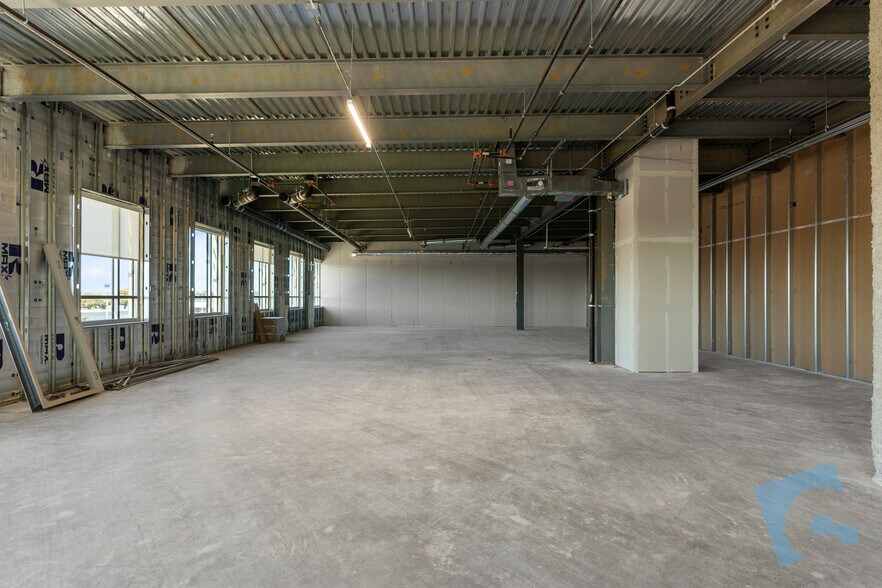 More Photos Of 2101 Westpark Ct, Euless Medical For Lease