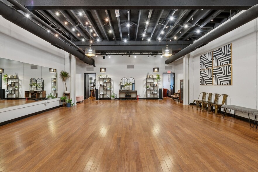 More Photos Of 5357 42nd Ave S, Minneapolis Freestanding For Sale