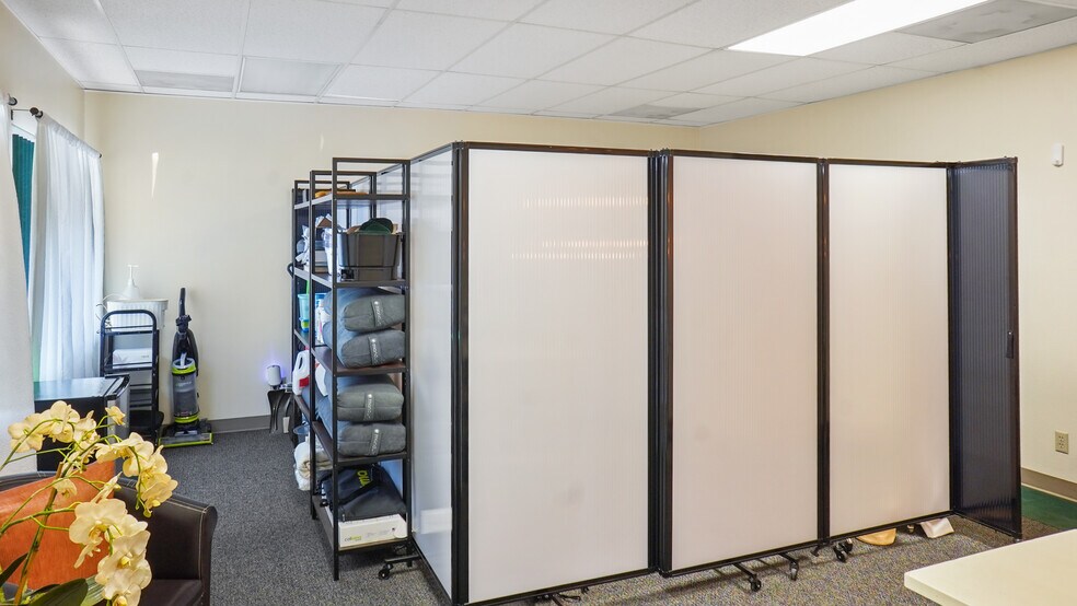 More Photos Of 716 E Main St, Othello Storefront Retail Office For Sale