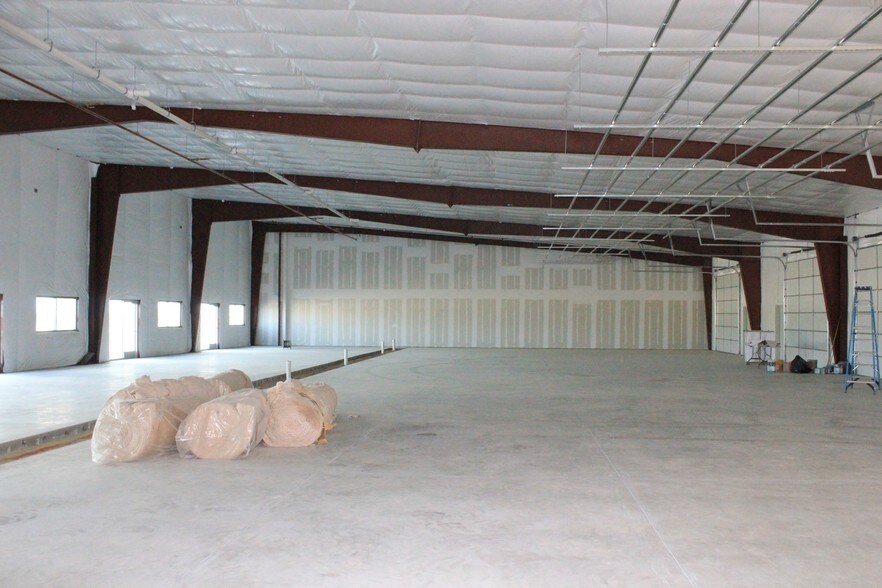 Primary Photo Of 14886 Tradesman Dr, San Antonio Showroom For Lease