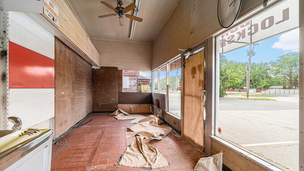 More Photos Of 3307 Davenport Ave, Saginaw Auto Repair For Sale