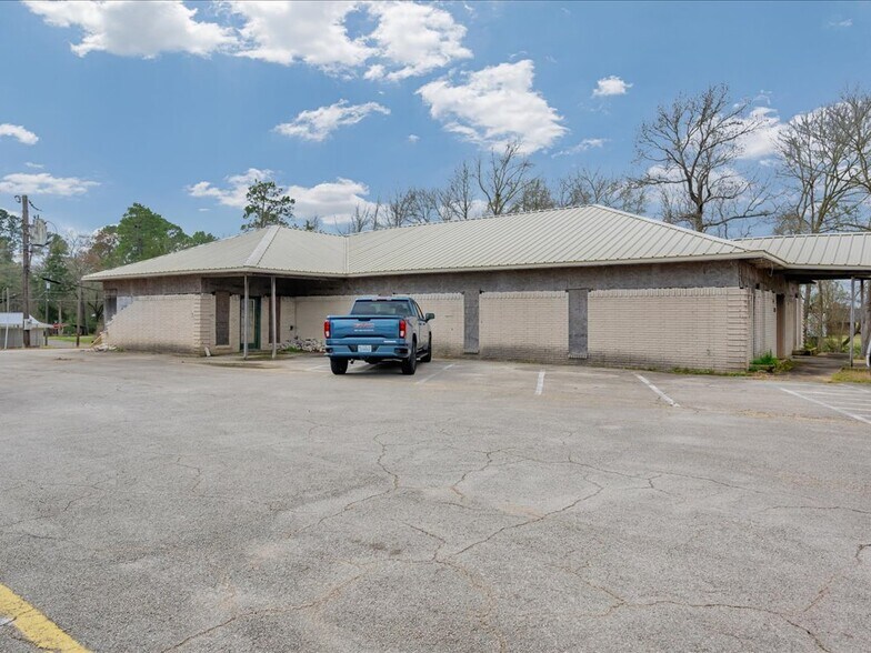 More Photos Of 3215 S Medford Dr, Lufkin Office For Sale