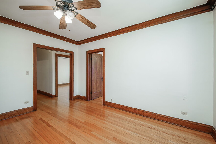 More Photos Of 440 N Main St, Glen Ellyn Storefront Retail Residential For Sale