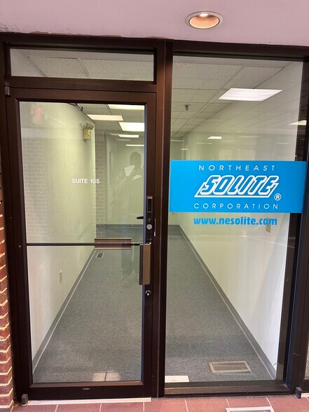 More Photos Of 4801 Hermitage Rd, Richmond Office For Lease