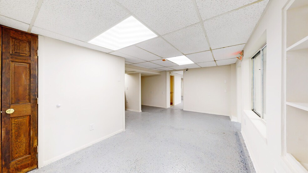 More Photos Of 220 Silver Lake Rd, Dingmans Ferry Office For Sale