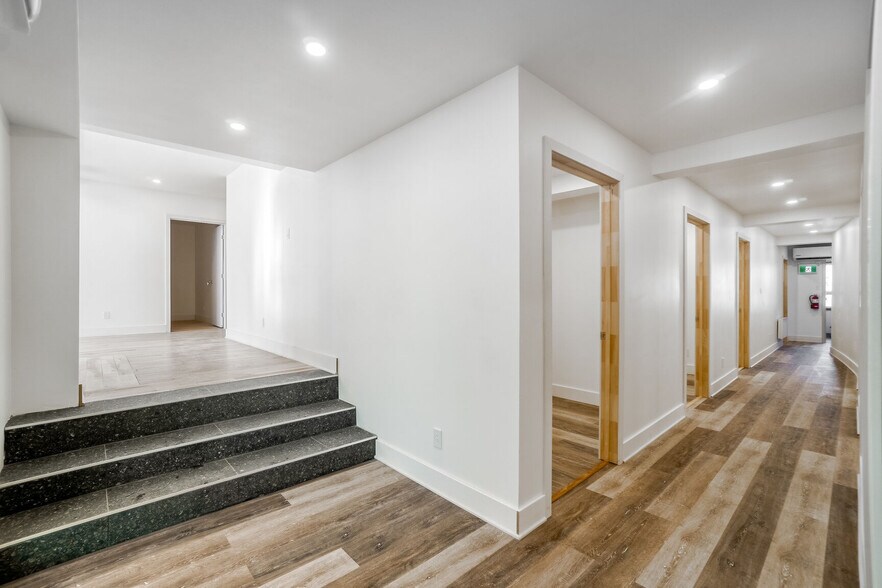 More Photos Of 2221-2227 Rue Bélanger, Montréal Storefront Retail Office For Sale