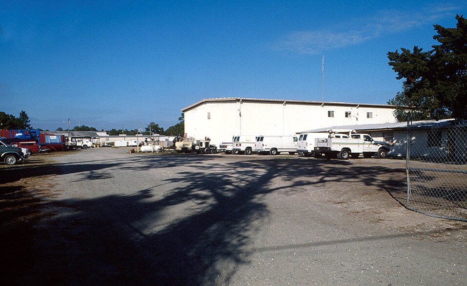 More Photos Of 251 Levy Rd, Jacksonville Service For Lease