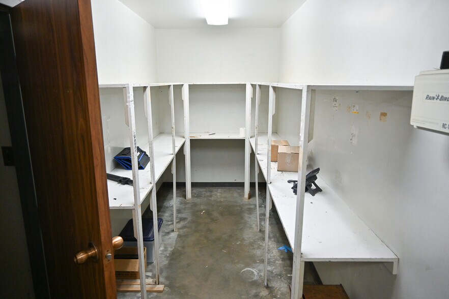 More Photos Of 732 State Docks Rd, Decatur Industrial For Sale