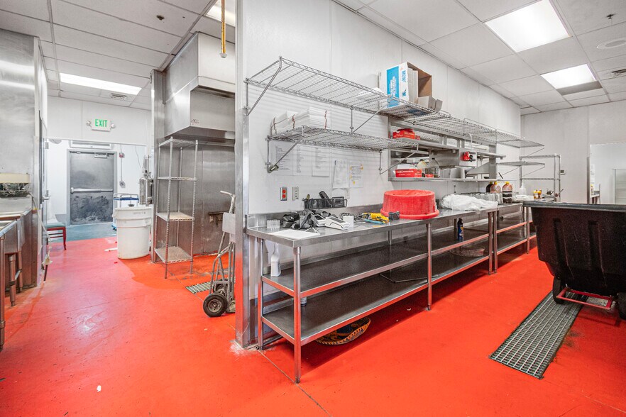 More Photos Of 2807 W 10th Ave, Kennewick General Retail For Sale