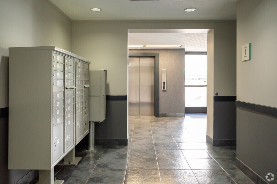 More Photos Of 850 W Hind Dr, Honolulu Medical For Lease