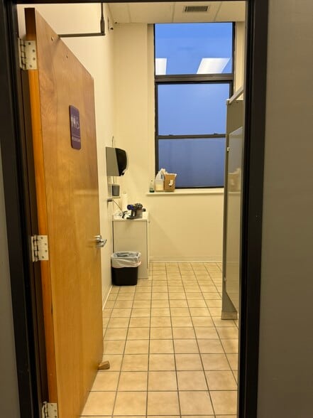 More Photos Of 114 Pearl St, Port Chester Light Distribution For Lease