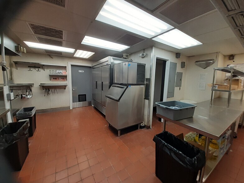 More Photos Of 5101 E Colonial Dr, Orlando Restaurant For Sale