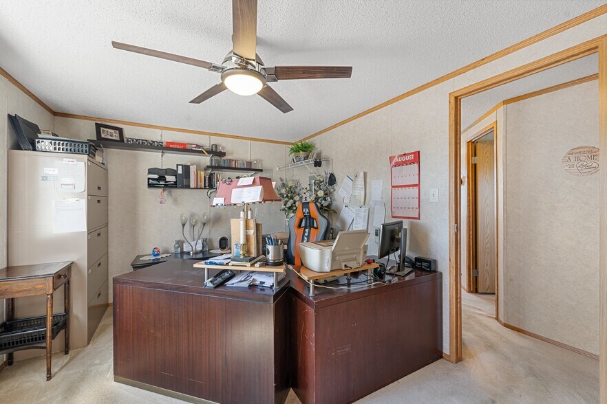 More Photos Of 81 Barstow St, Carseland Auto Repair For Sale