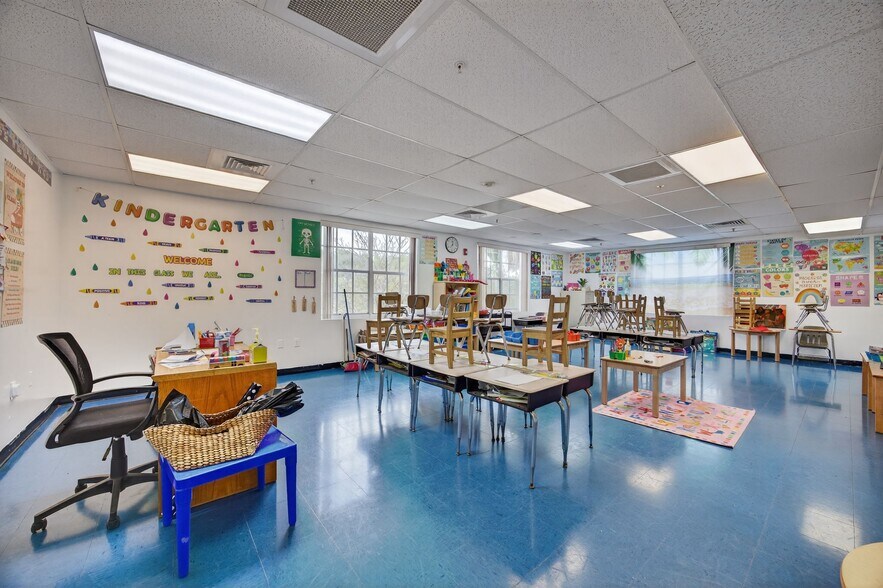 More Photos Of 713 W Palm Dr, Florida City Schools For Sale