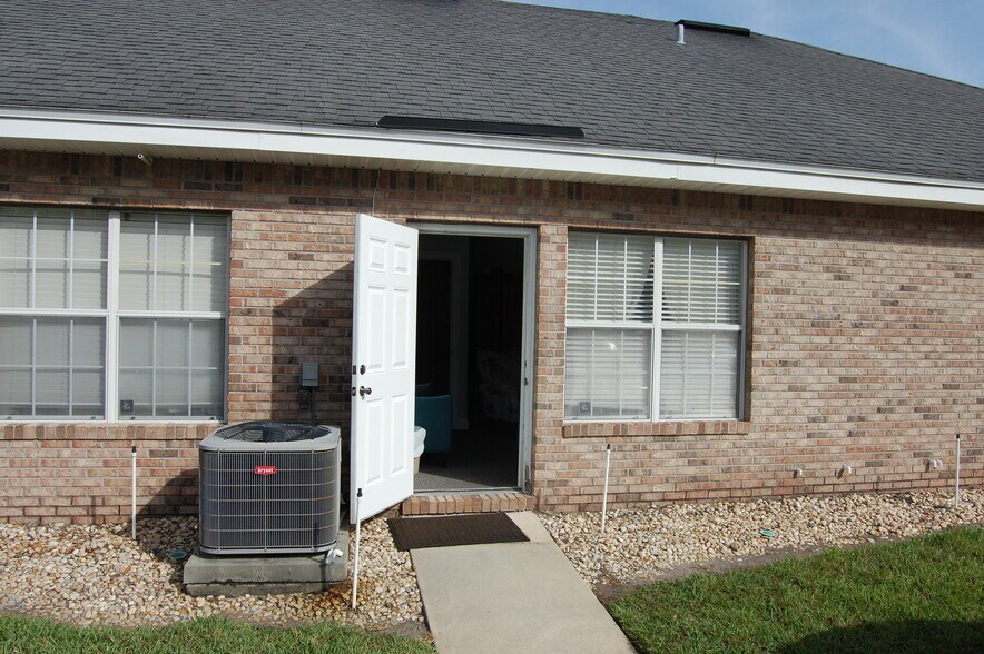 More Photos Of 13500 Sutton Park Dr S, Jacksonville Medical For Sale