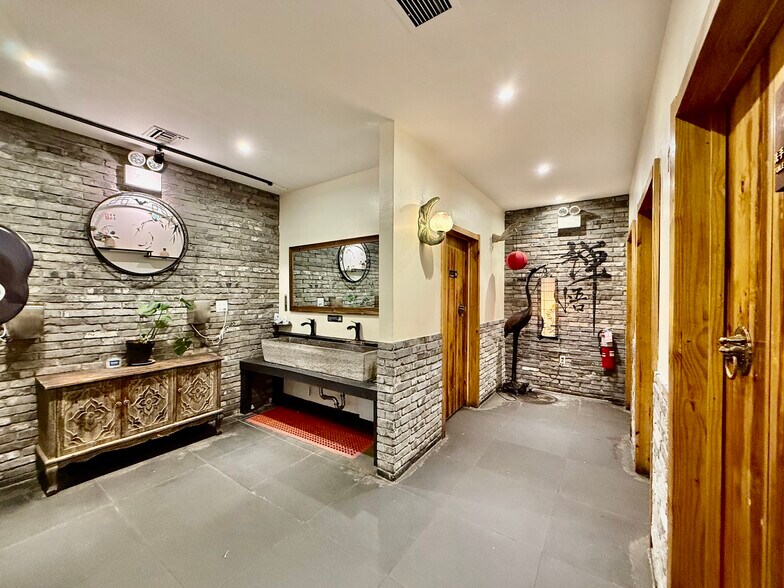 More Photos Of 235 New Dorp Ln, Staten Island Lodge Meeting Hall For Lease