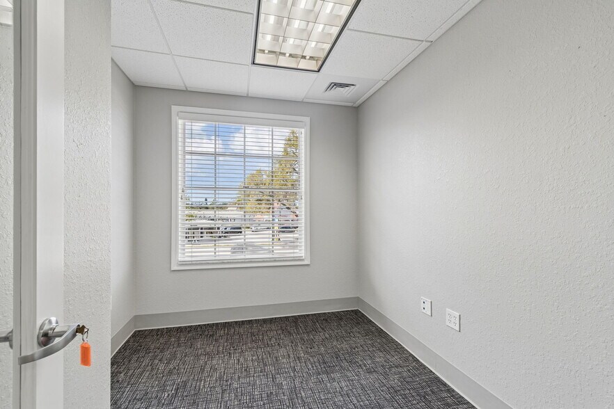 More Photos Of 575 Indian Rocks Rd N, Belleair Bluffs Medical For Lease