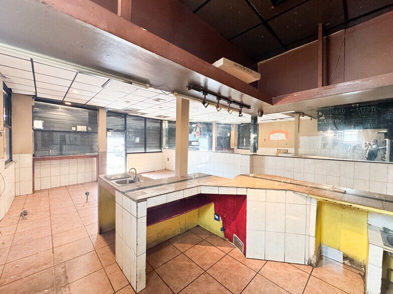 More Photos Of 2339 Astoria Blvd, Long Island City Apartments For Lease