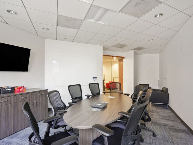 More Photos Of , Chicago Office For Sale