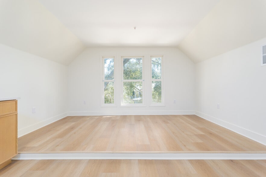 More Photos Of 1628 Walnut St, Jacksonville Multifamily For Sale