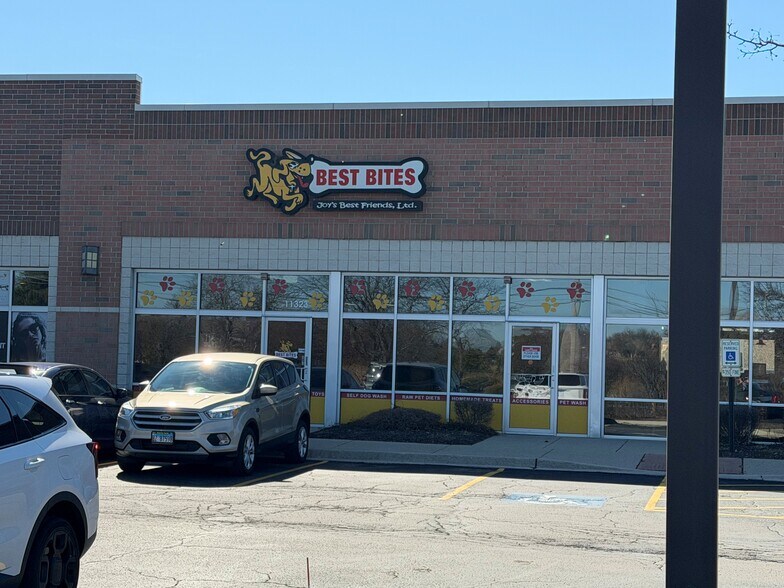 More Photos Of 11309 W 143rd St, Orland Park Unknown For Lease