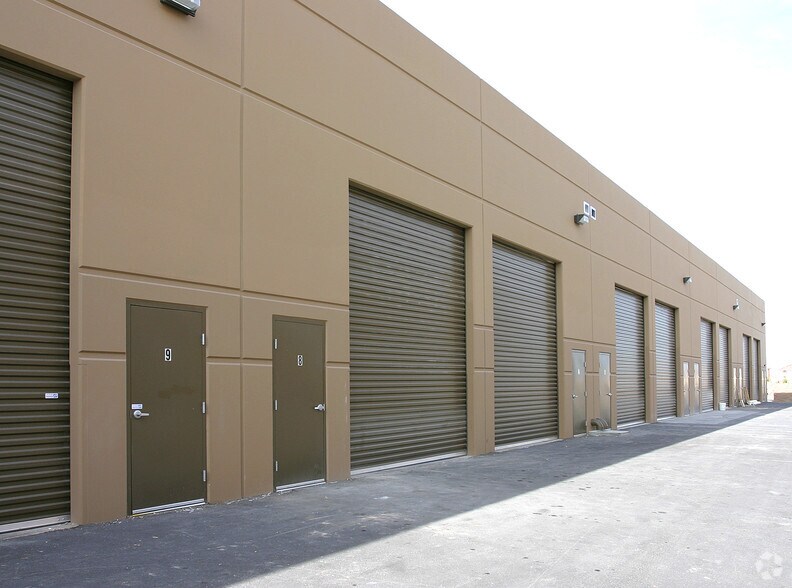 More Photos Of 7770 Duneville St, Las Vegas Distribution For Lease